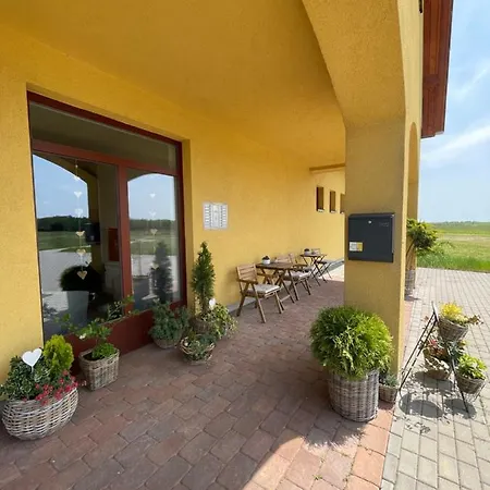 Adama Pro 招待所 3*